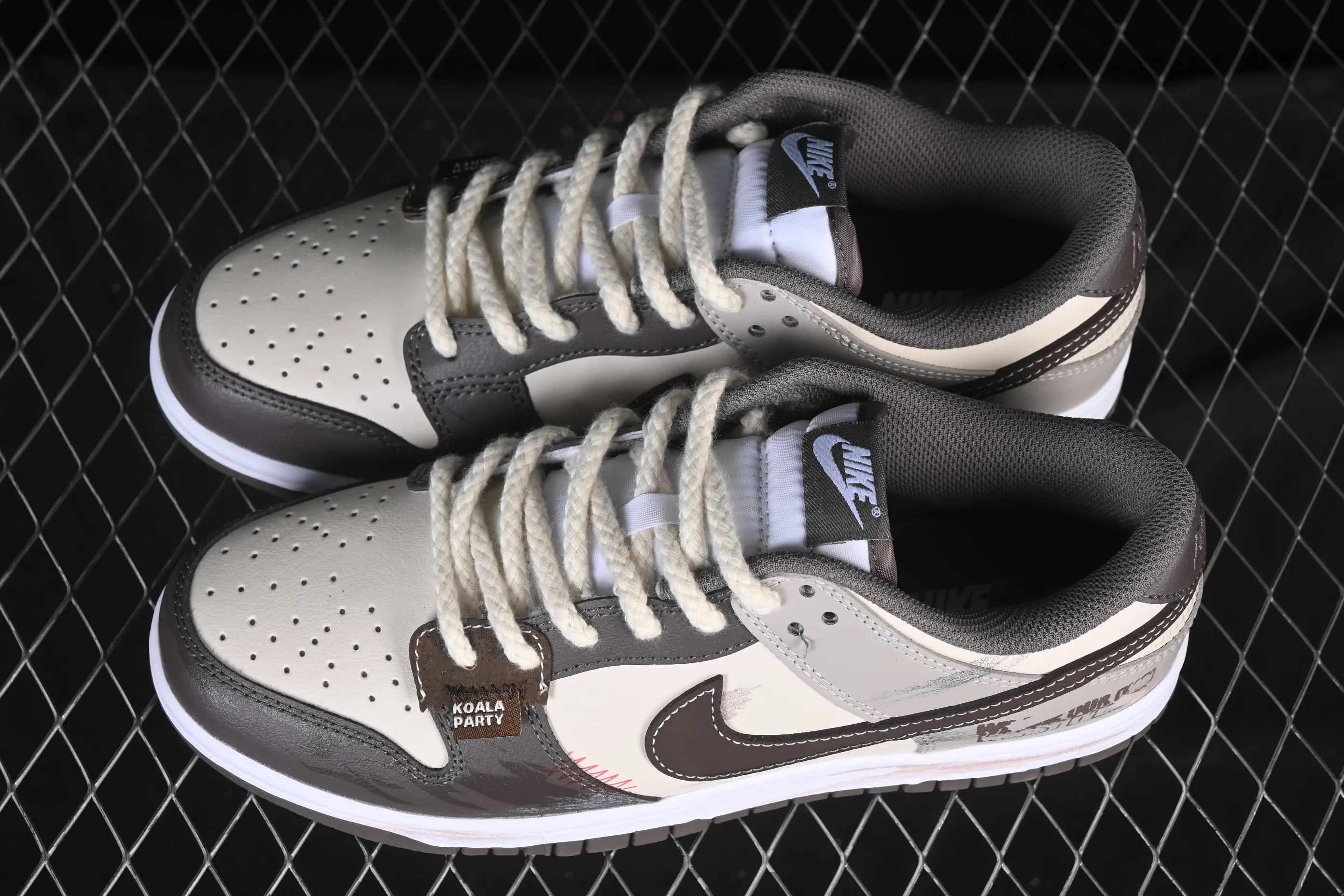 All categories Nk SB Dunk Series Nk SB Dunk Low High-end customized low-top sneakers Nike SB Dunk Low Anniversary high-end customized low-top casual sneakers HF5441-111